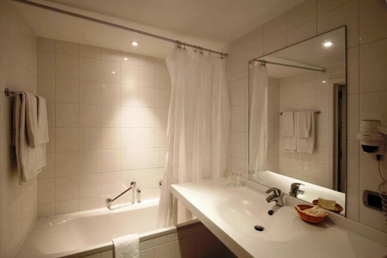 Alma Grand Place Hotel