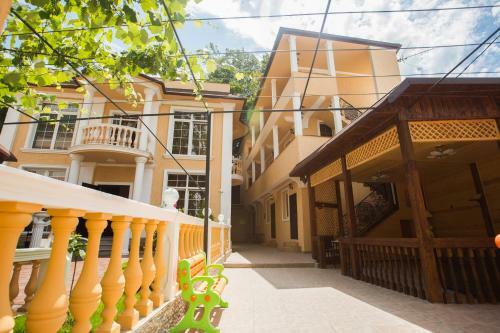 Hostal Guest House Tamriko