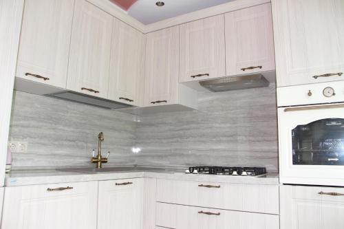 Apartment On Molokova 22