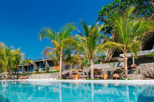 Puro Surf Hotel