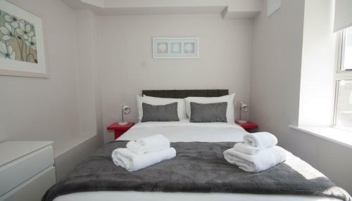 Wolf Tone Street Aparthotel