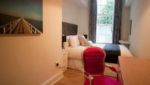 Temple Street Aparthotel