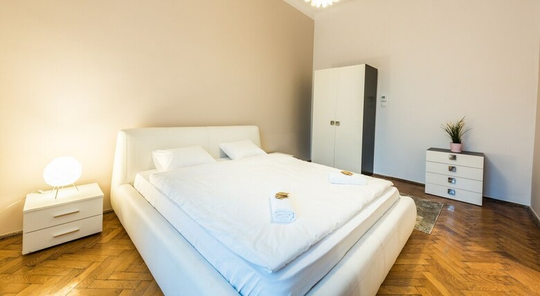Heaven Eleven Apartments - Old Town
