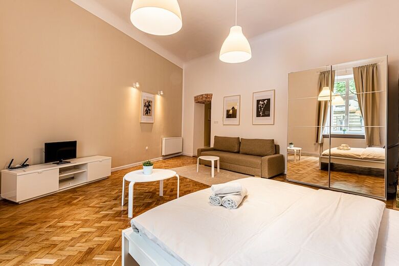 Heaven Eleven Apartments - Old Town