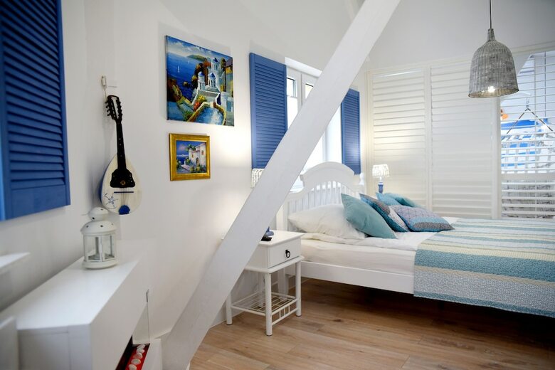 In The Attic Apartments