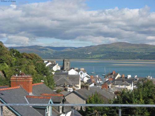 Holiday Home Uwch Y Dyfi