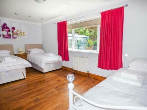 Treetops, Abergavenny