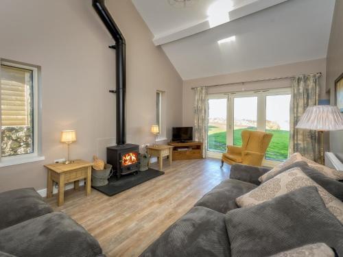 Traditional Farmhouse In Bwlchtocyn Near Beach