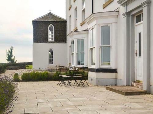The Lookout, Alnwick
