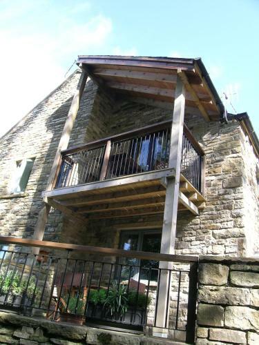 Alston Art Apartments
