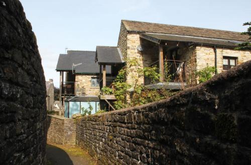 Alston Art Apartments