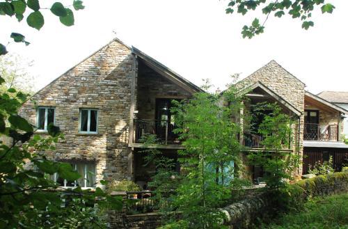 Alston Art Apartments