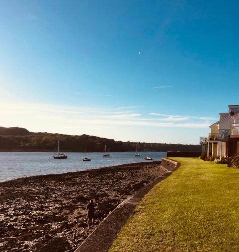 Marina Apartment, Y Felinheli