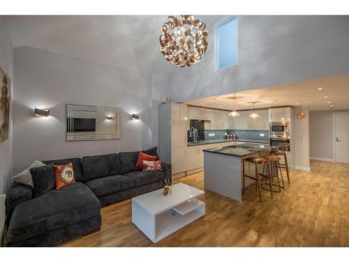 Apartamento Modern, Stunning And Elegant 2 Bedroom Apt For 4