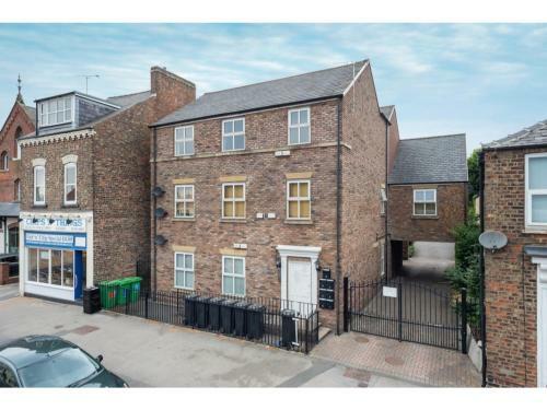 Bright & Modern, 1 Bedroom Apartment For Up To 4