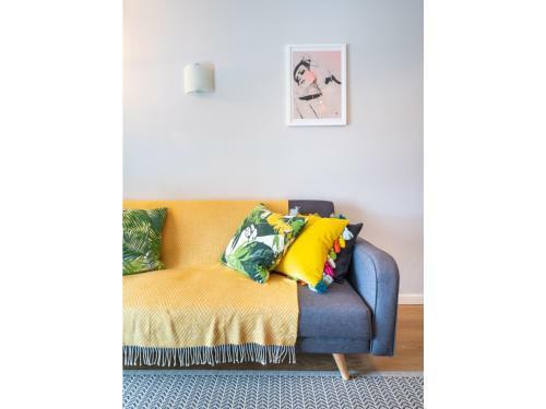 Bright & Modern, 1 Bedroom Apartment For Up To 4