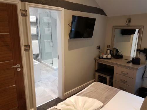Hostal Lil's Bar And Bistro