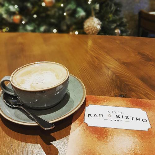 Hostal Lil's Bar And Bistro