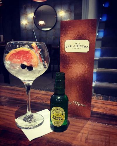 Hostal Lil's Bar And Bistro