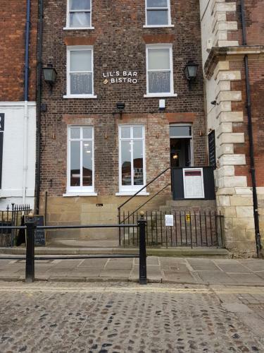 Hostal Lil's Bar And Bistro