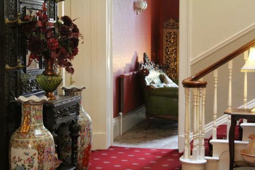 Hotel Alhambra Court