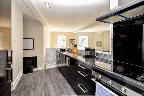 Holgate Premier 3 Bedroom Apartment