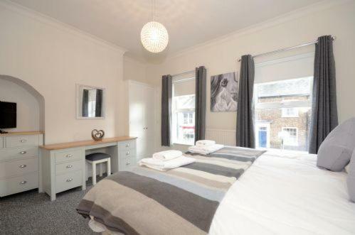 Holgate Premier 3 Bedroom Apartment