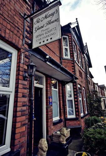Bed & Breakfast St Marys Guest House