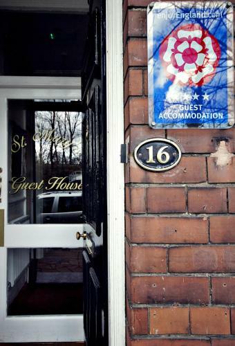 Bed & Breakfast St Marys Guest House
