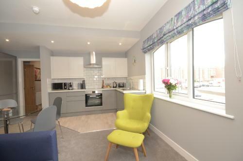 Apartamento Froghall Suites