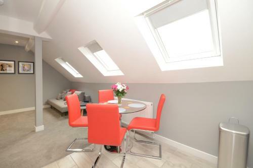 Apartamento Froghall Suites