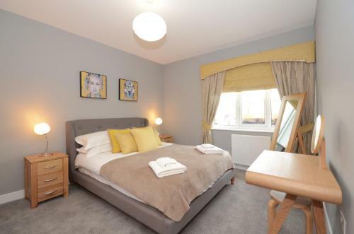 Apartamento Froghall Suites