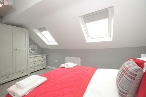 Apartamento Froghall Suites