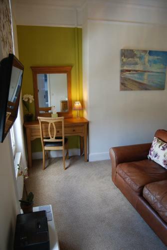 Hostal Sandpiper House