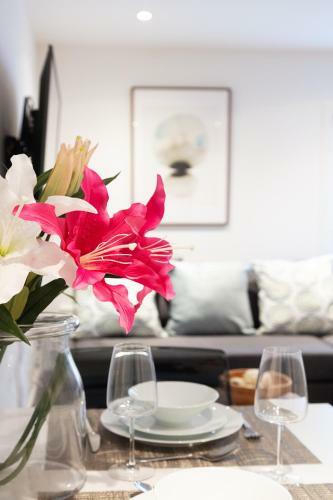 Hampden Apartments - The Louis