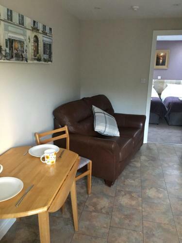 Hostal Linden Tree Holiday Apartments