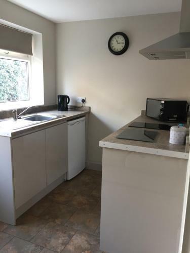 Hostal Linden Tree Holiday Apartments