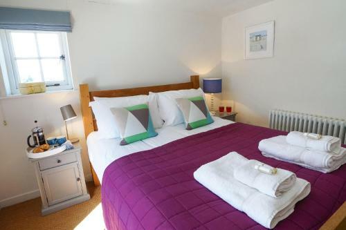 1 South Cottages With Guest Wing