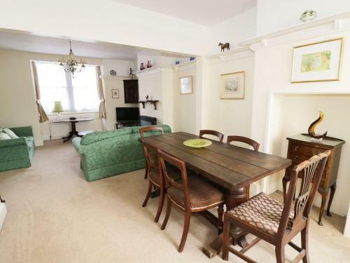 5 Albany Road, Stratford-upon-avon