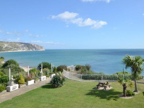 Cozy Holiday Home In Swanage With Balcony