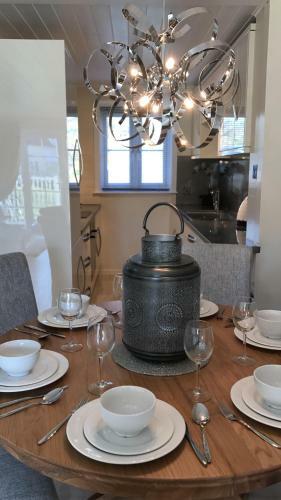 Villa Luxury 3 Bed Home By The Lake