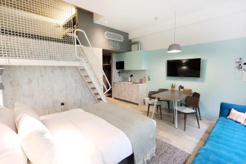 Hotel Room2 Southampton Hometel