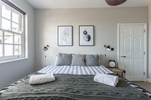 Shades Of Grey - 2 Bed Apartment