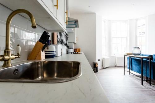 Shape Of Water - 2 Bed Apartment