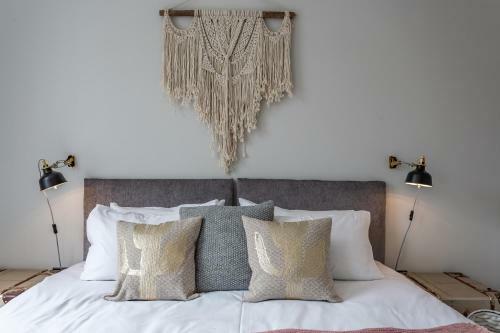 Californication - 2 Bed Apartment