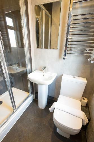 Hotel Peaky Blinders (churchtown)