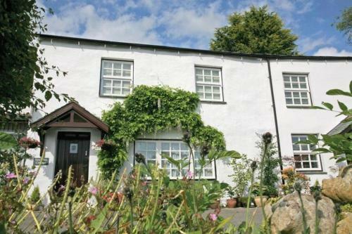 Yew Tree Cottage (ings)