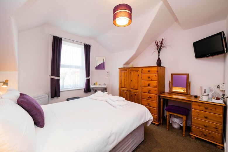 Bed & Breakfast Kenways Guest House