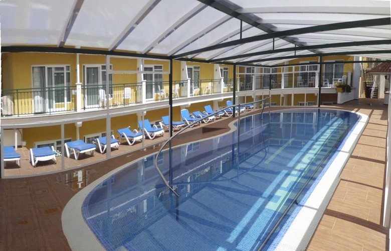 Apartamentos La Carabela