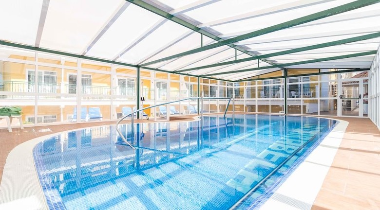 Apartamentos La Carabela